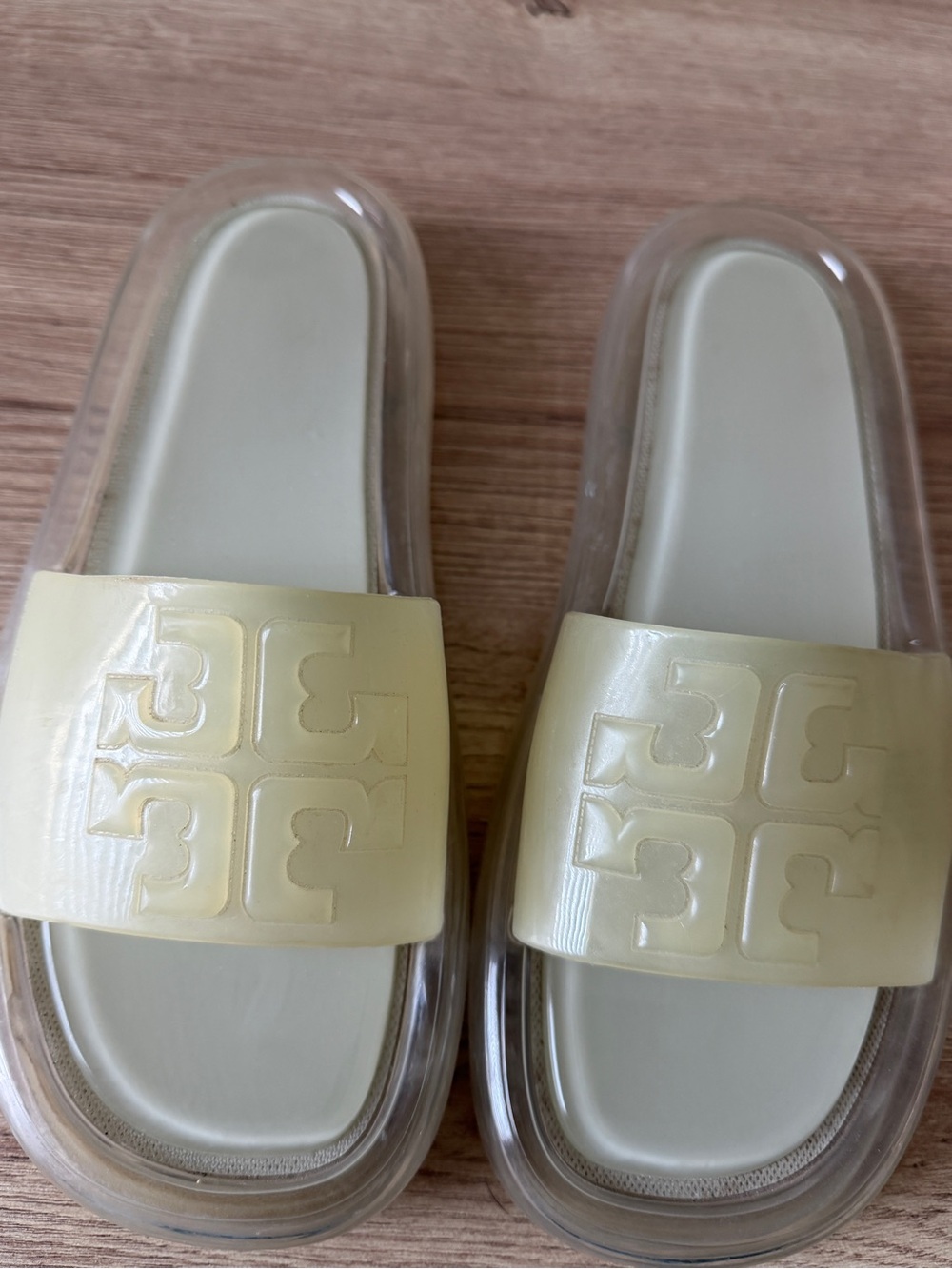 Tory Burch Pearl Ivory Logo Jelly Slide Sandals - Picture 4 of 4